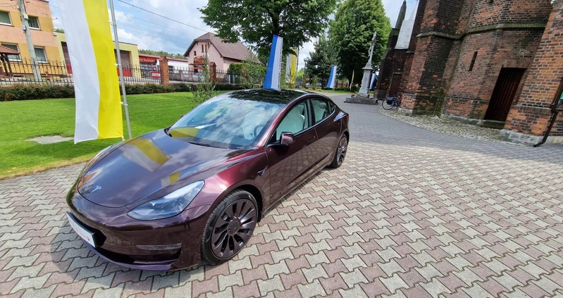 Tesla Model 3 cena 200000 przebieg: 17600, rok produkcji 2022 z Gliwice małe 277